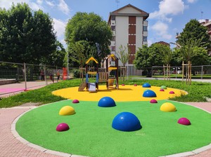 La nuova piazza scolastica al Donatello