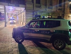 Controlli della Polizia Locale di Cuneo presso la stazione