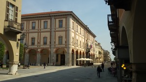 Immagine Palazzo Municipale e via Roma