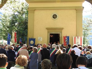 immagini della commemorazione.