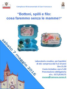 Bottoni, spilli e filo: cosa faremmo senza le mamme?