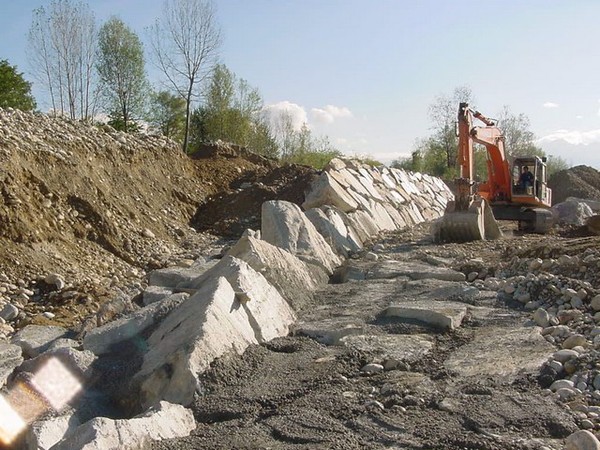 Scogliera del Torrente Gesso - Tetto Nerone durante i lavori