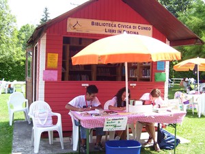 una foto di Librinpiscina 2012