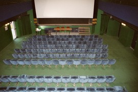Interno della vecchia sala del cinema Monviso (vista schermo)