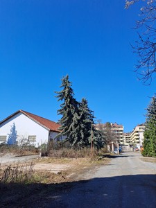L'interno dell'ex Caserma Montezemolo