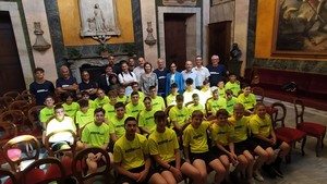 La Giunta coi ragazzi nel Salone d’Onore