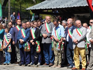 l'Assessore Fantino assiste alla sfilata