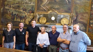 il campione ucraino Andrii Govorov con la Sindaca Manassero e altri partecipanti all'incontro