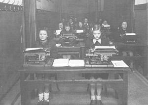 Immagine Corso di Dattilografia alla Scuola lattes (A.S. 1935/36)
