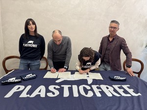 Firma protocollo d'intesa Plastic Free - 1