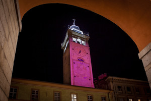 Torre Civica illuminata in Rosa