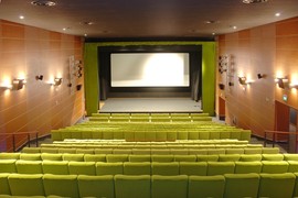 Interno della nuova sala del cinema Monviso (vista schermo)