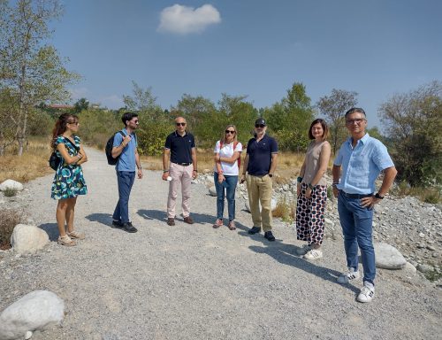 Nella foto Arch. Elisa Fenoglio (Parco Fluviale), Arch. Davide Colmo (Regione Piemonte), Ing. Galli (direttore del Parco Fluviale Gesso e Stura), Geol. Maria Grazia Gallo (Regione Piemonte), Ing. Nicola Marcandelli (progettista strutturale), Arch. Stefania Manassero (Soprintendenza Archeologica belle Arti e paesaggio), Assessore all’Ambiente del Comune di Cuneo, Gianfranco Demichelis.