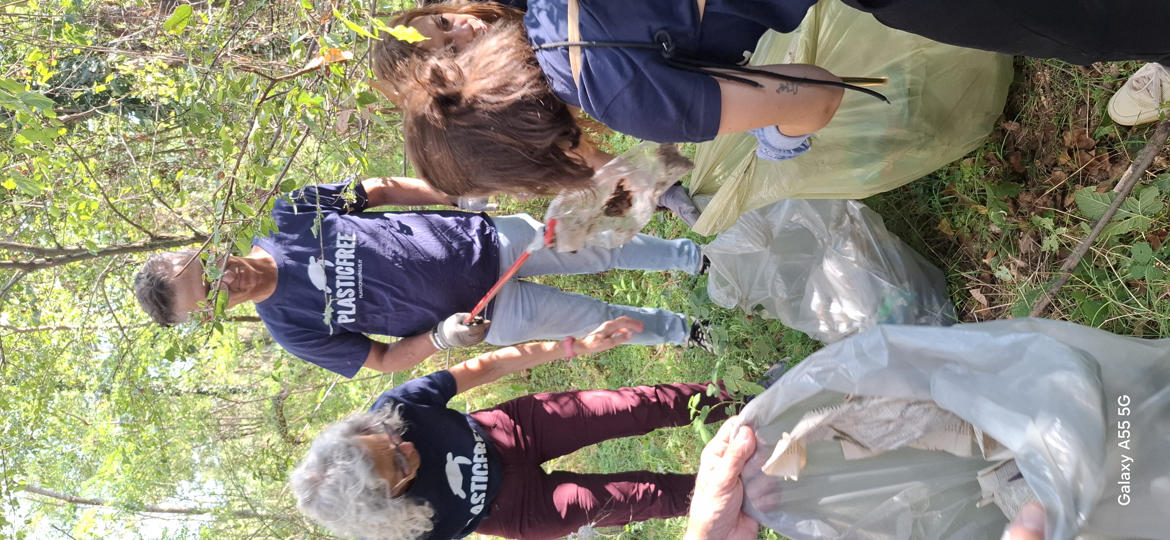 Plastic Free Sea & Rivers, anche Cuneo fa la sua parte: raccolti nove sacchi di rifiuti nel Parco Fluviale